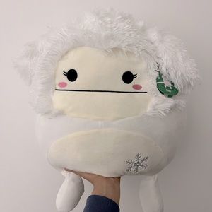 16” Ever the Winter Bigfoot - Squishmallow ❄️